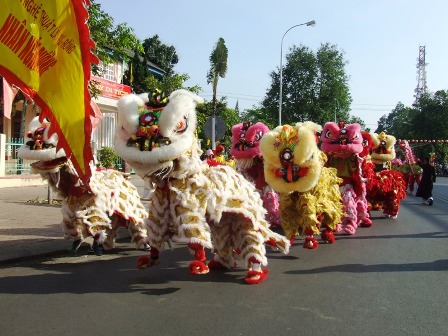 Mua-lan-mo-dau-chuong-trinh2[1]